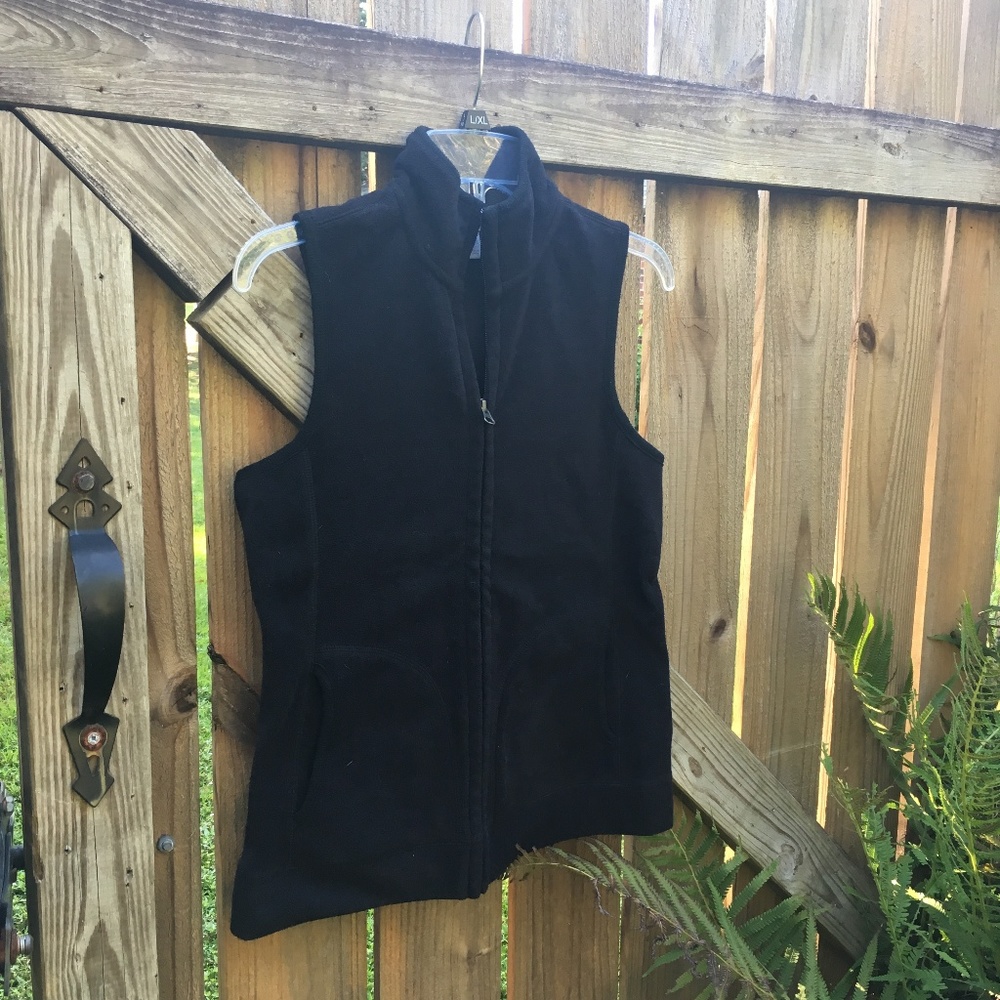 Black Old Navy Winter Vest - Picture 2 of 4